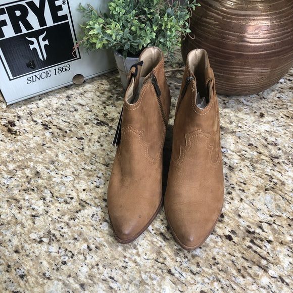 Frye Reina Camel Brown Nubuck Leather Ankle Bootie Cowboy 6.5 - Picture 3 of 10